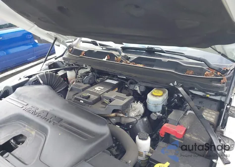 2022 Ram 2500 Tradesman 4X4 8' Box from USA, damaged, VIN 3C6UR5HL2NG272417